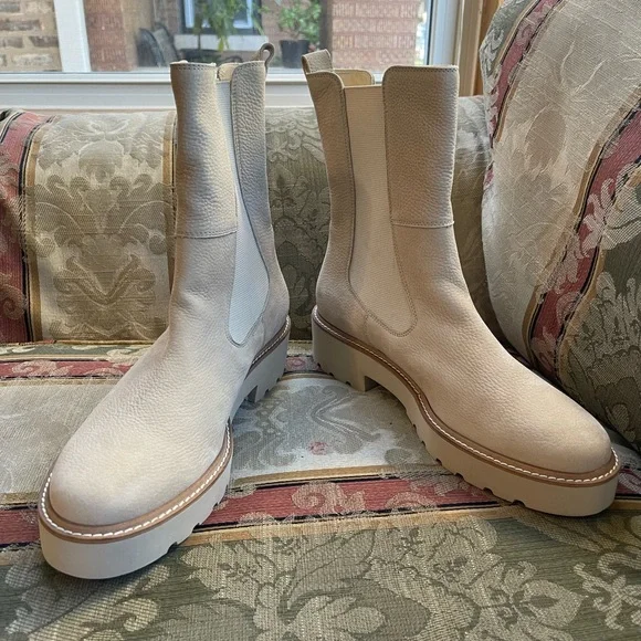 Paul Green Women Chelsea Bootie. Size 7 UK= 9 US Women N14-01